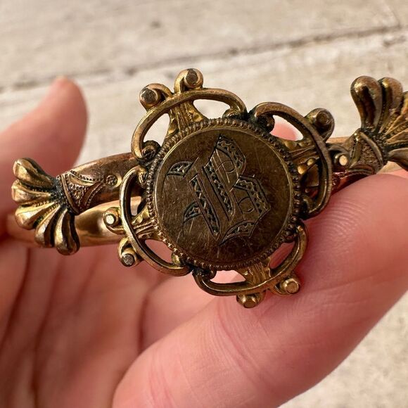 Victorian Era Monogramed B Gold Tone Bracelet - Picture 7 of 7
